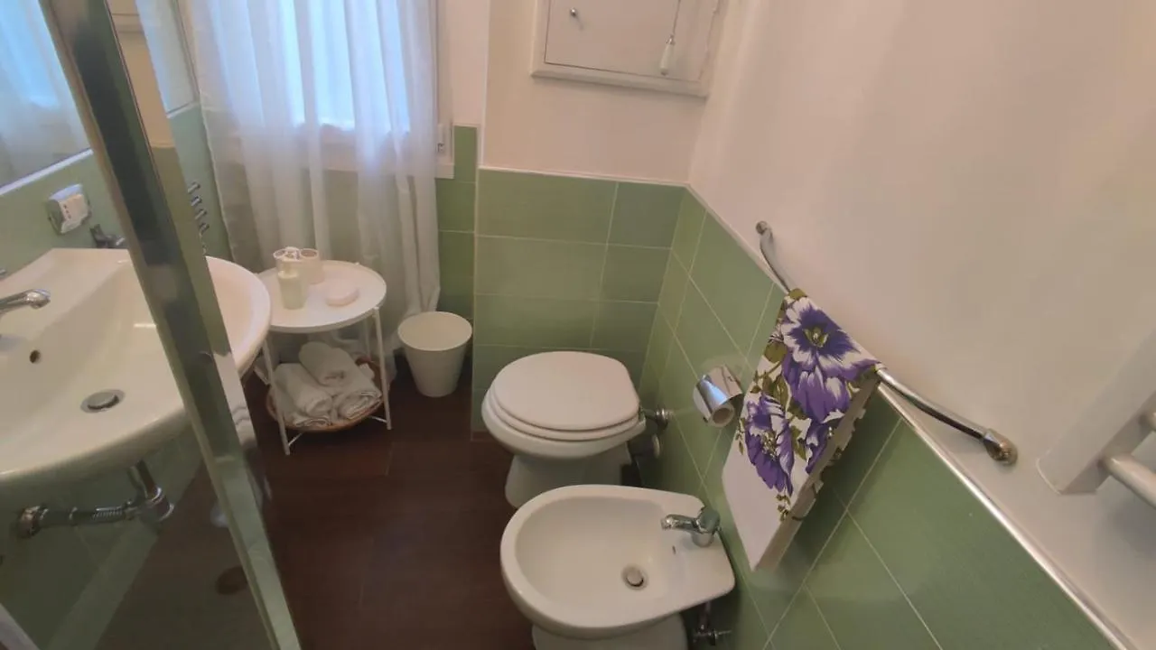 Casa Merisi Al Centro Storico Di Napoli 0*, Naples